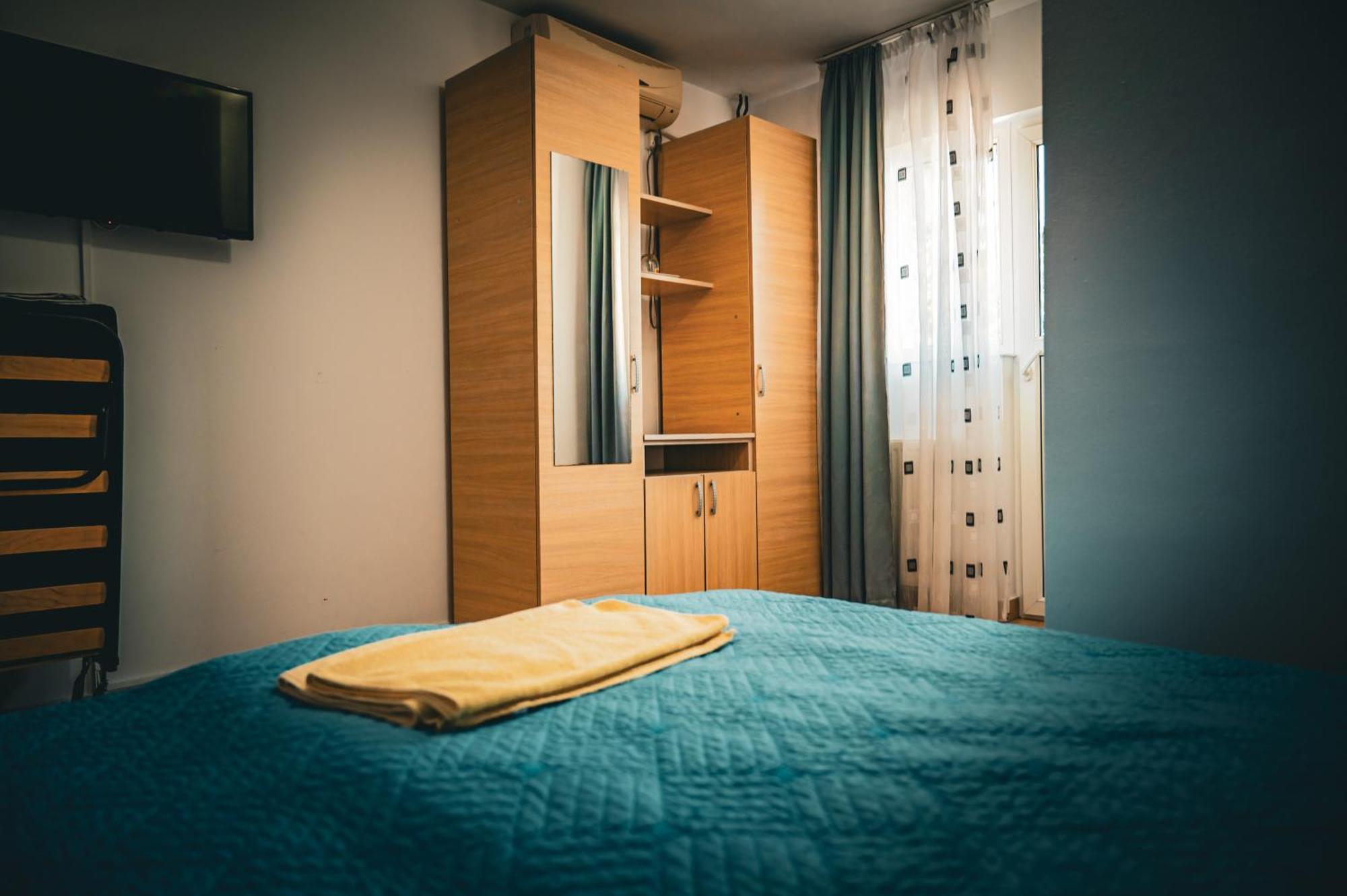 Hotel Casa La Dinamo Două Mai Esterno foto
