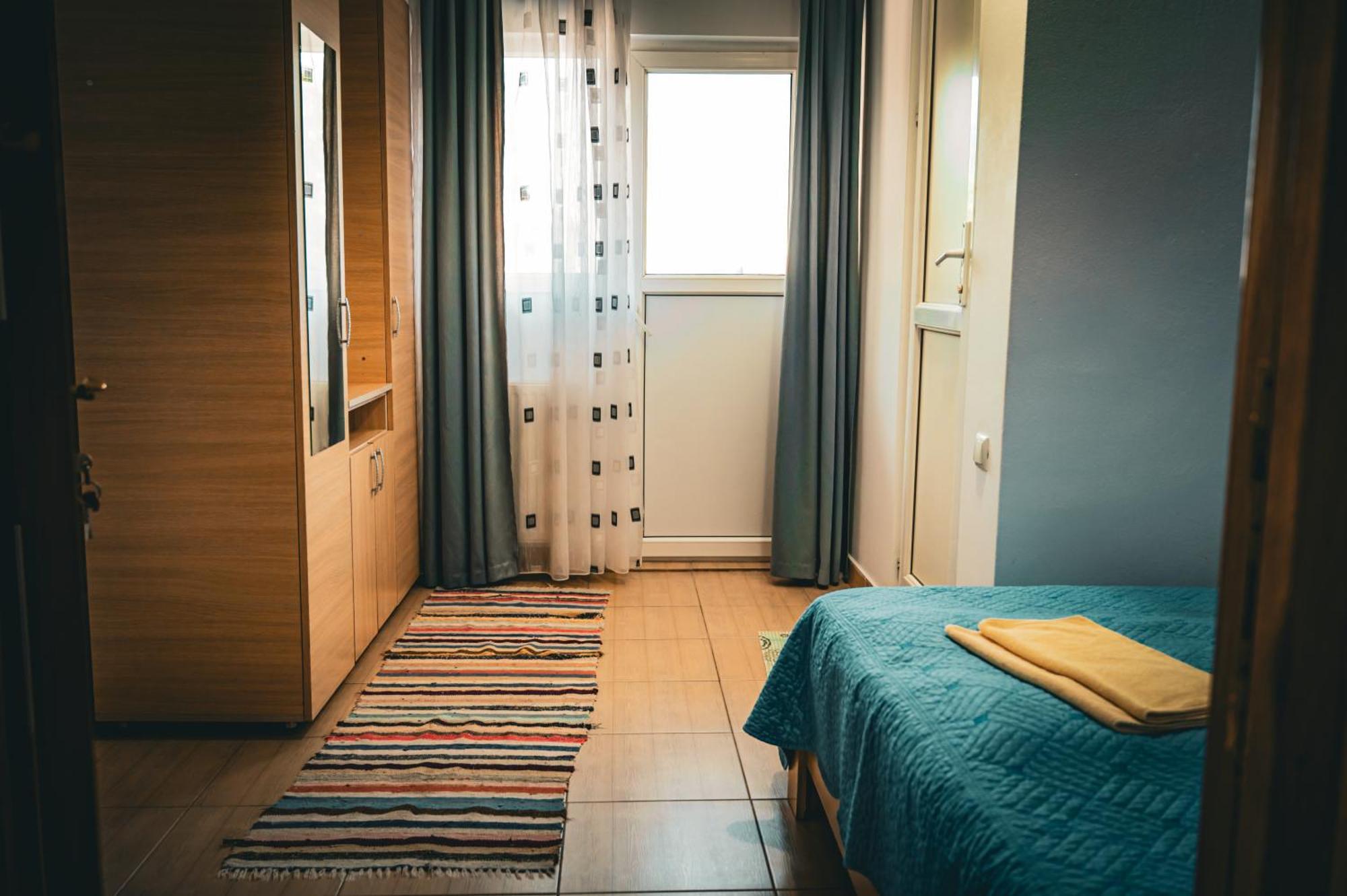 Hotel Casa La Dinamo Două Mai Esterno foto